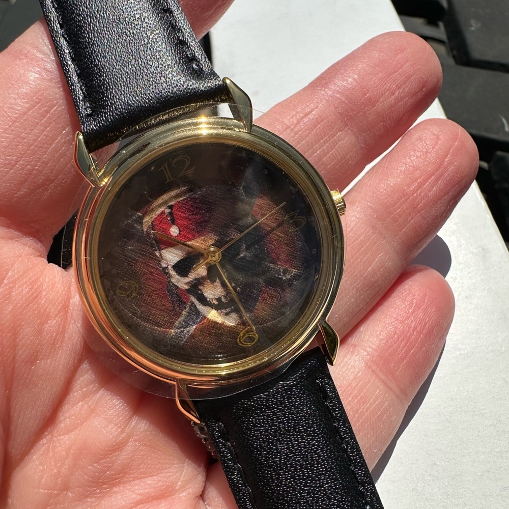 Disney Pirates of the Caribbean Leather Watch - Picture 2 of 4